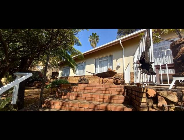 3 BEDROOM HOUSE FOR SALE IN MAGALIESKRUIN